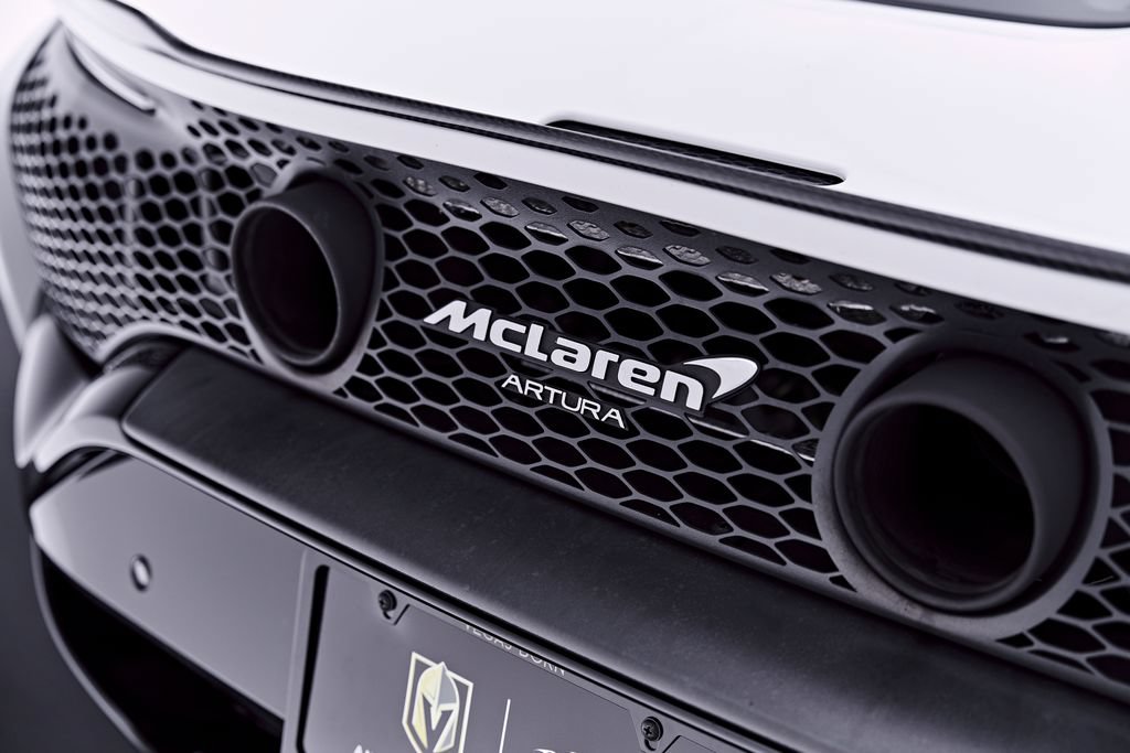 Used 2024 McLaren Artura RWD image 38