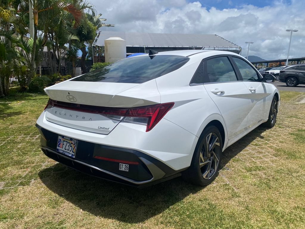 Certified 2024 Hyundai Elantra Limited FWD image 25
