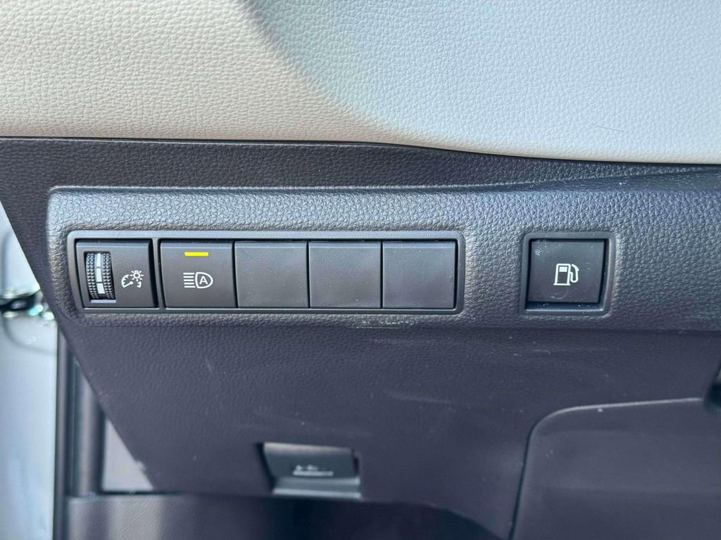 Used 2026 Toyota Corolla LE AWD/4WD image 18