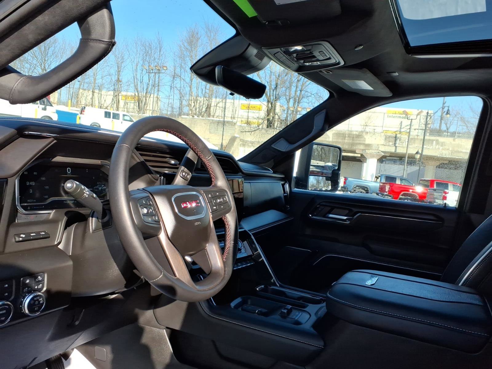 Used 2025 GMC Sierra 2500 AT4X image 12