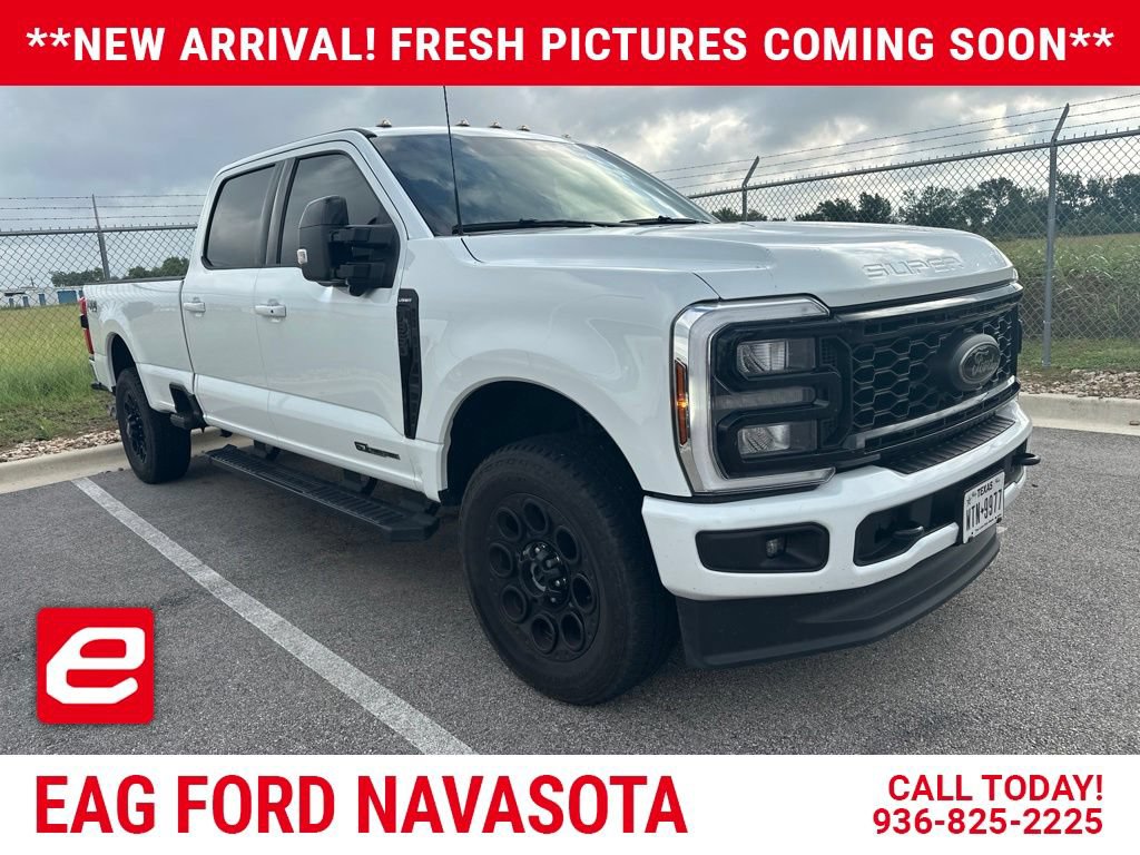 Used 2025 Ford F350 Lariat w/ Black Appearance Package AWD/4WD image 1