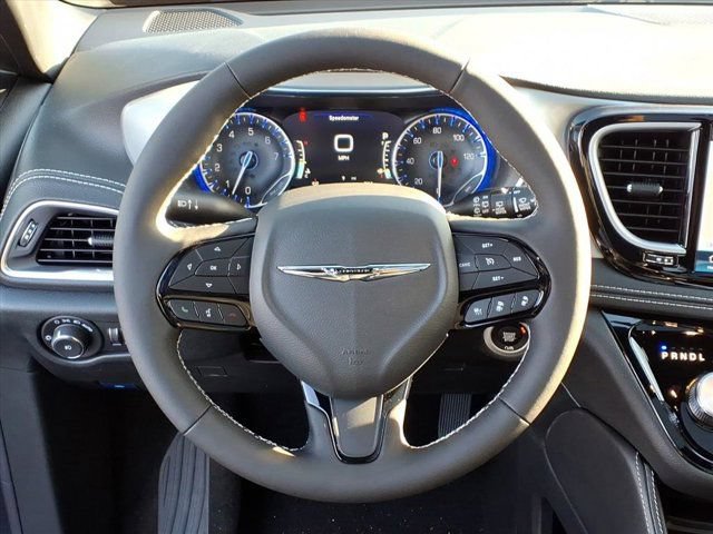 New 2026 Chrysler Pacifica Limited w/ S Appearance Package FWD image 11