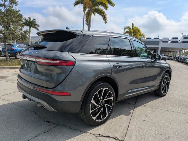 Used 2023 Lincoln Corsair Reserve w/ Equipment Group 201A image 4