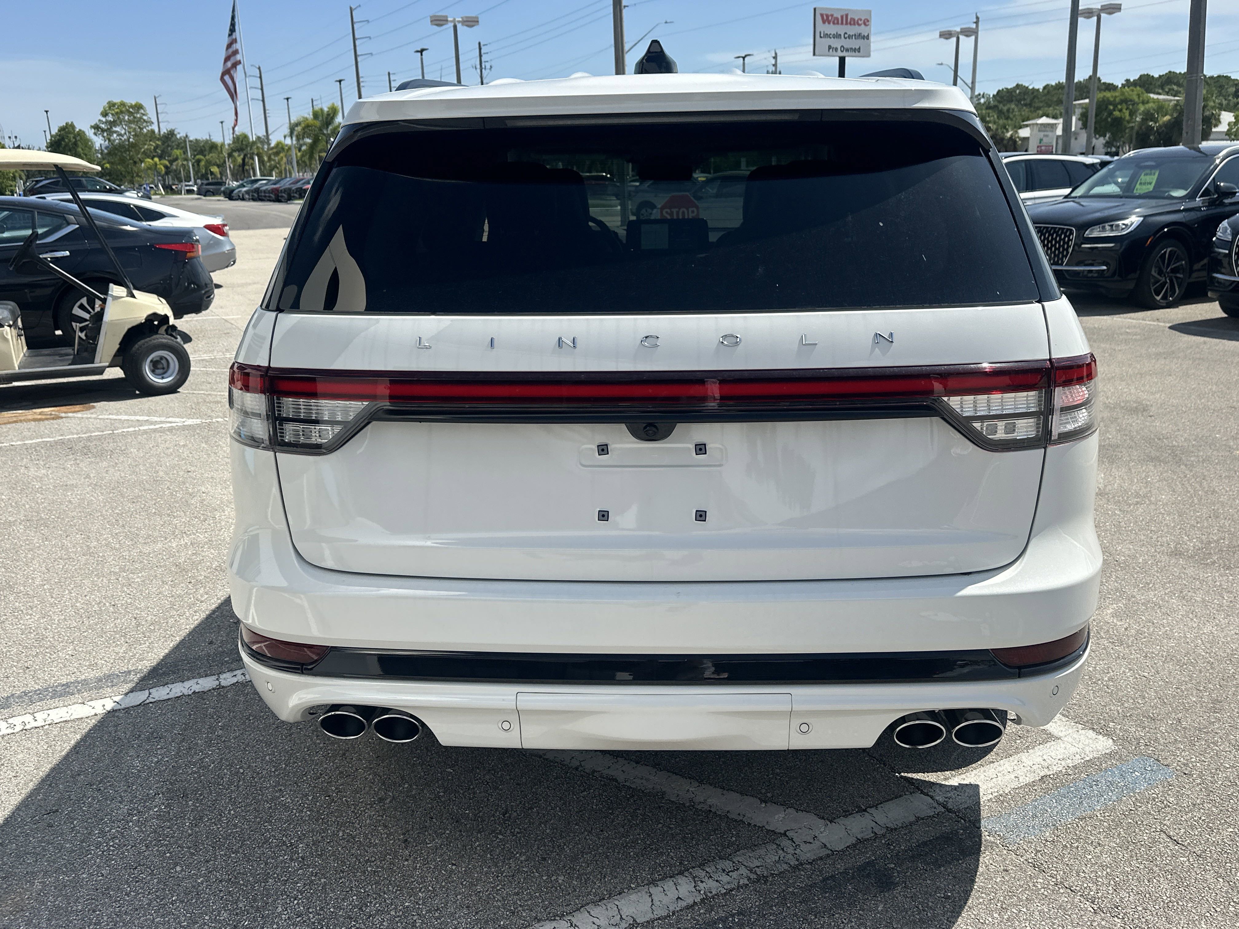 New 2025 Lincoln Aviator Reserve w/ Luxury Package image 7