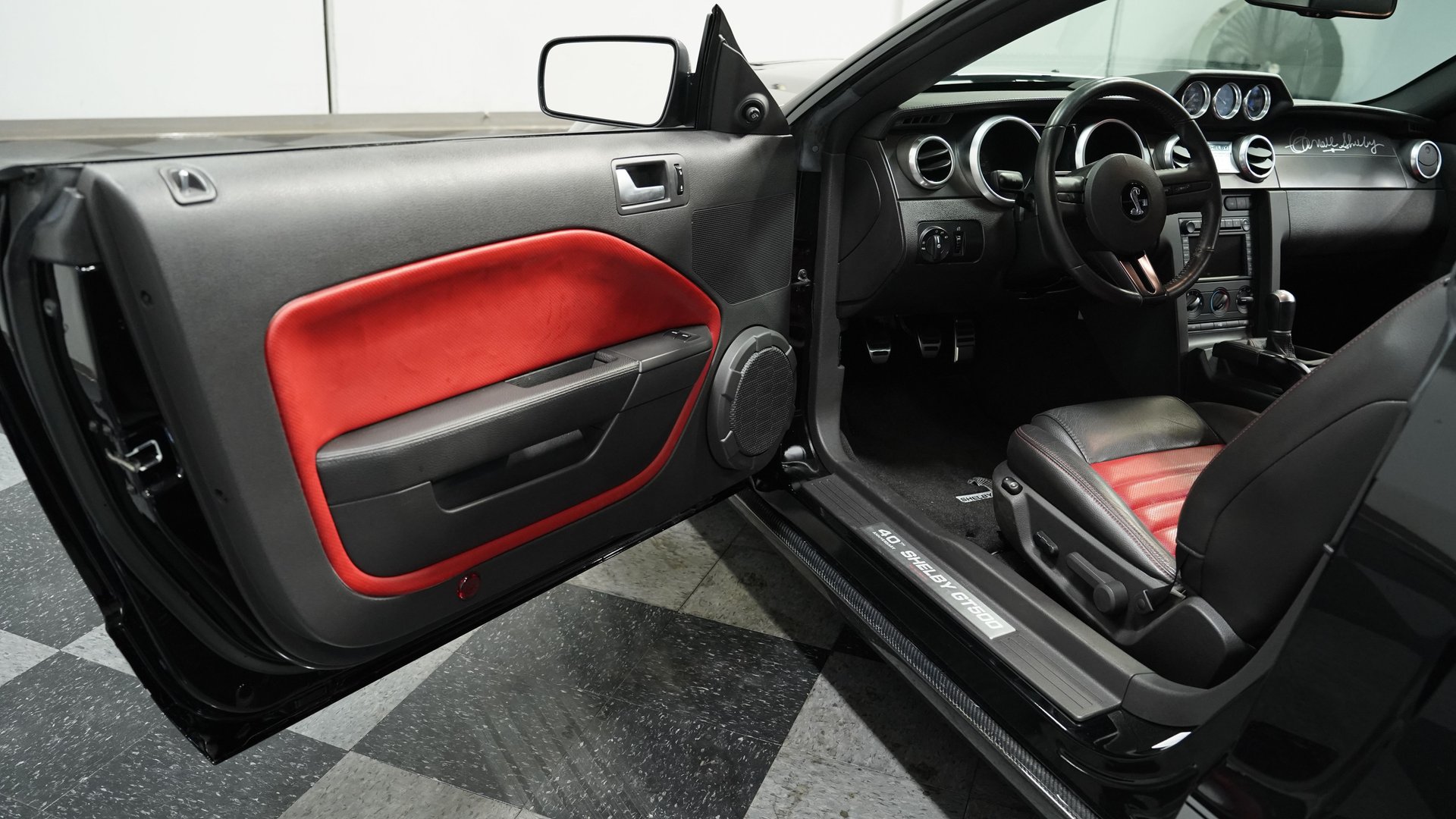 Used 2007 Ford Mustang Shelby GT500 RWD image 28