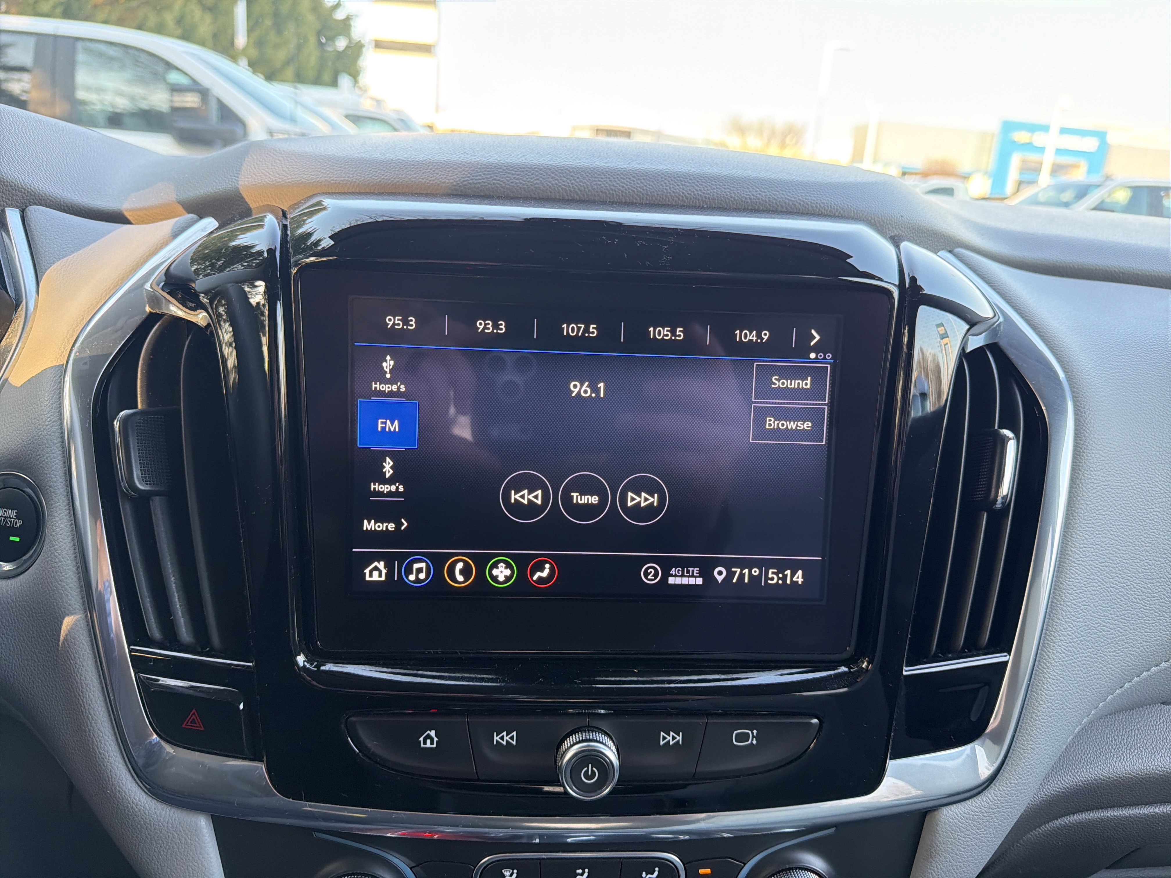 Used 2020 Chevrolet Traverse LT image 23