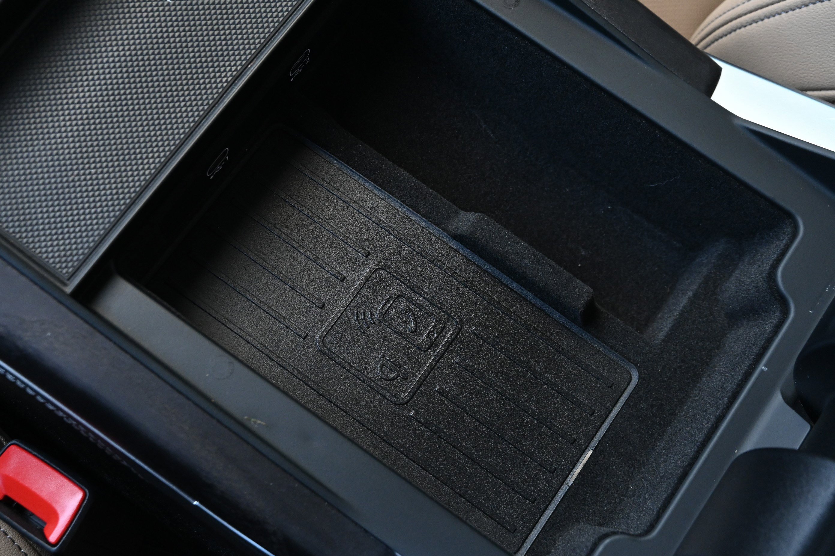 Used 2024 Audi Q8 Premium Plus image 23