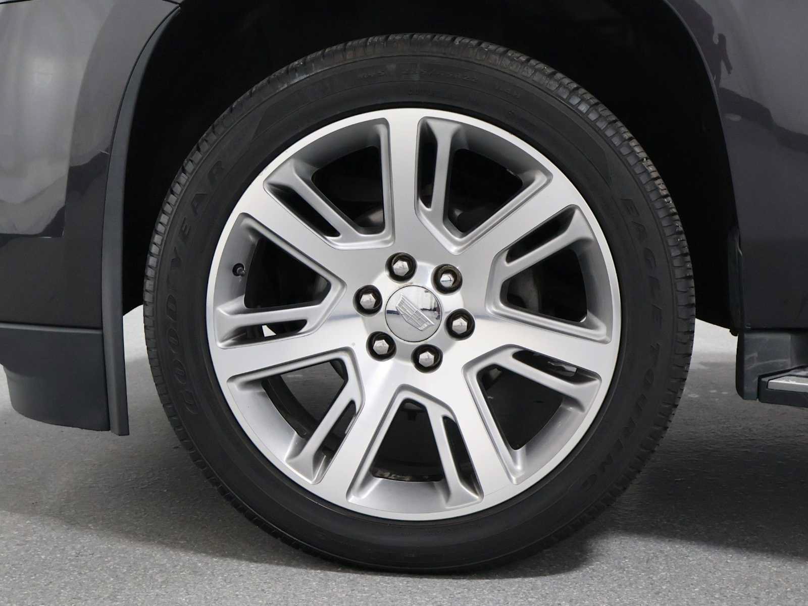 Used 2016 Cadillac Escalade ESV Luxury AWD/4WD image 38