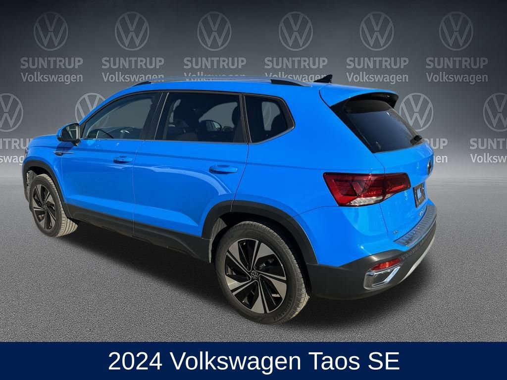 Used 2024 Volkswagen Taos SE image 3