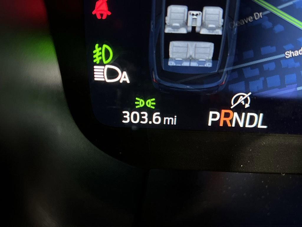 Used 2025 Ford Explorer ST-Line w/ Premium Package image 17