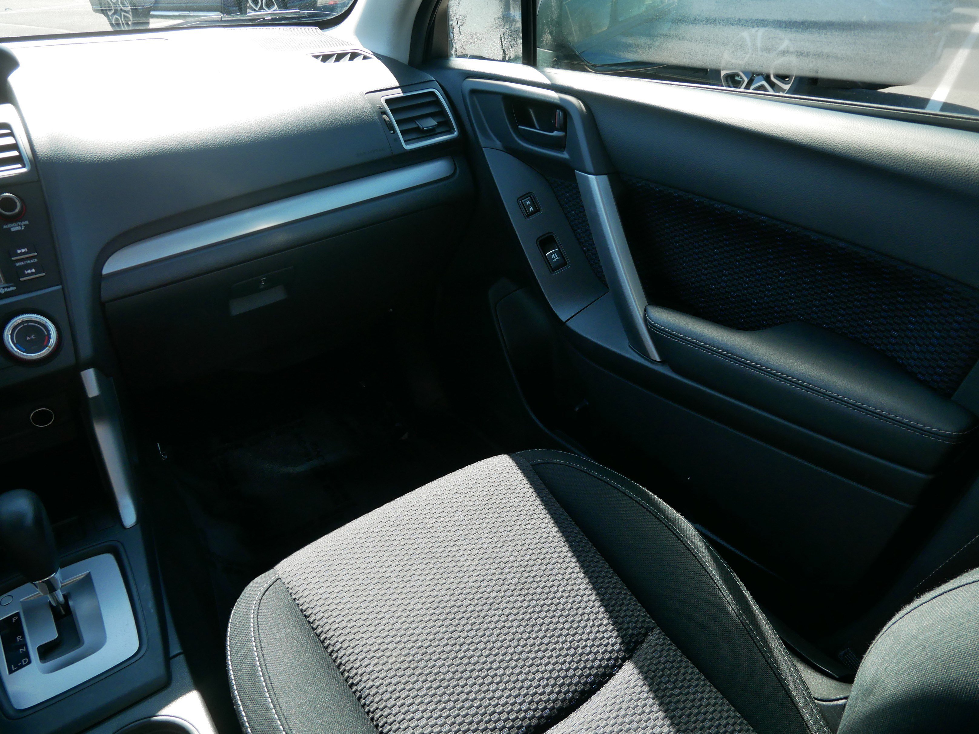 Used 2017 Subaru Forester 2.5i w/ Alloy Wheel Package image 11