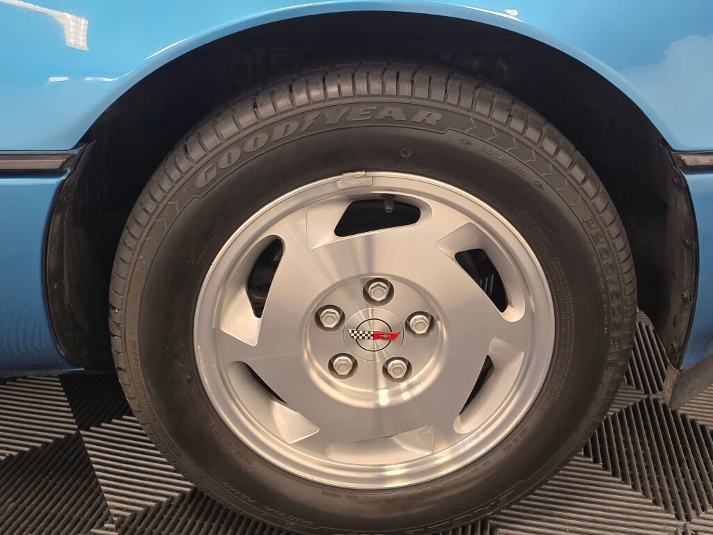 Used 1988 Chevrolet Corvette Convertible image 18