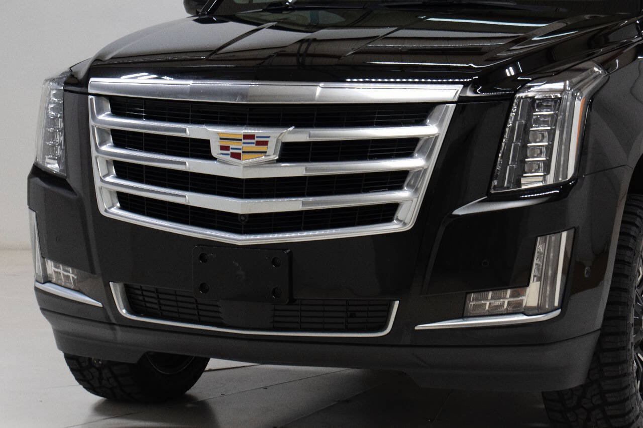 Used 2020 Cadillac Escalade Premium Luxury AWD/4WD image 9