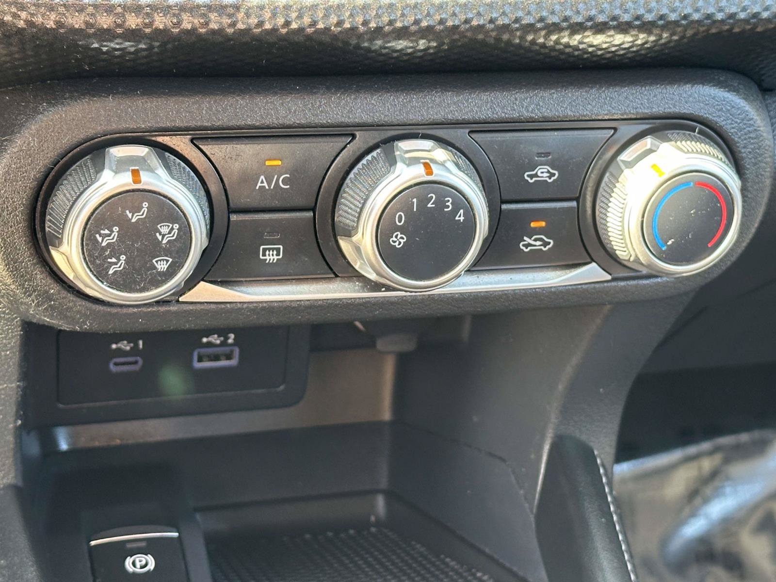 Used 2024 Nissan Kicks SV FWD image 12