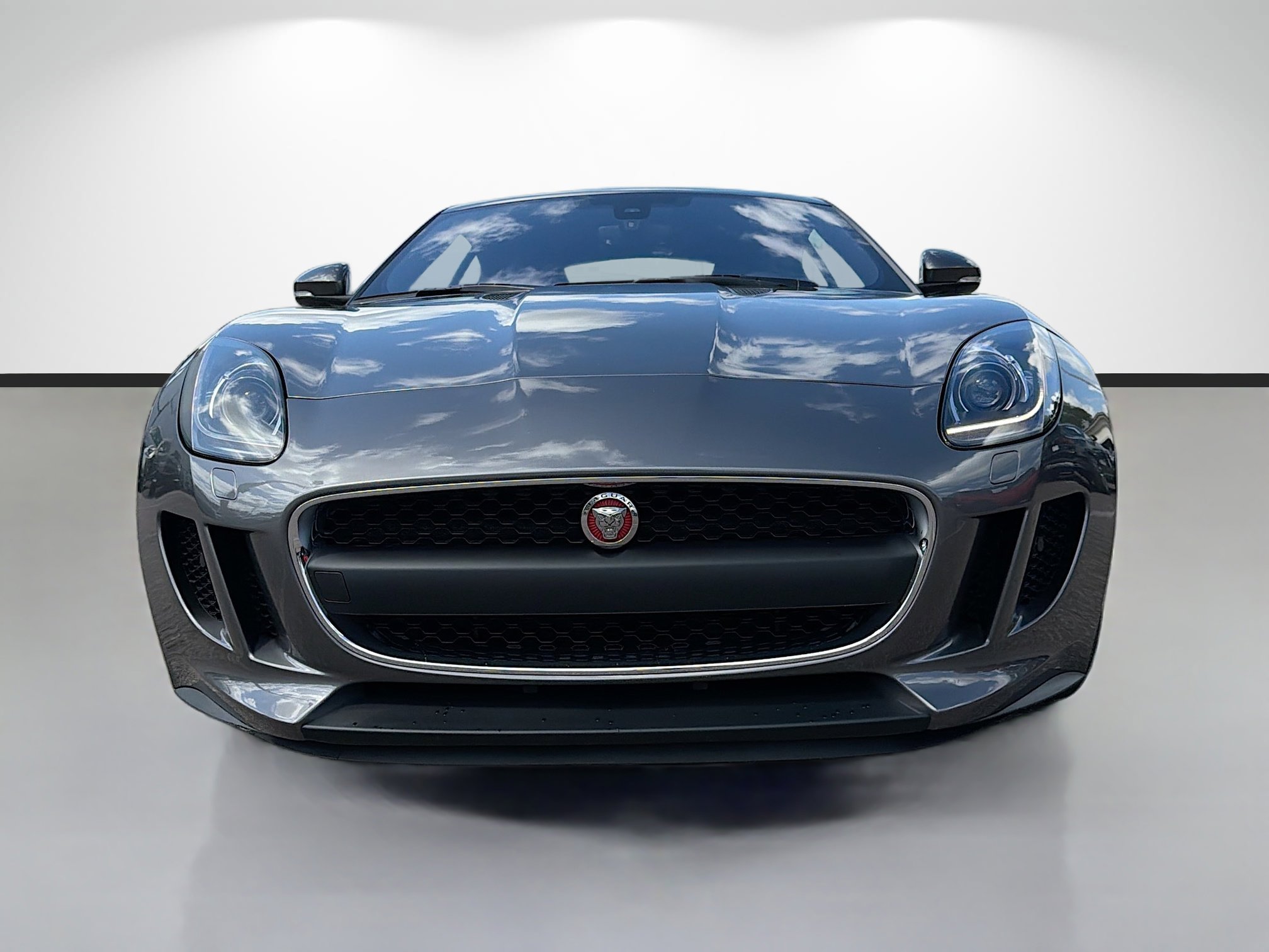 Used 2017 Jaguar F-TYPE Coupe image 8