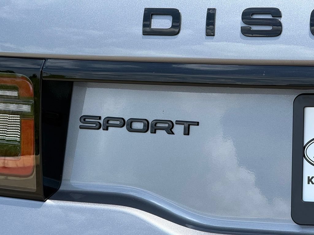 Certified 2025 Land Rover Discovery Sport Dynamic SE AWD/4WD image 39