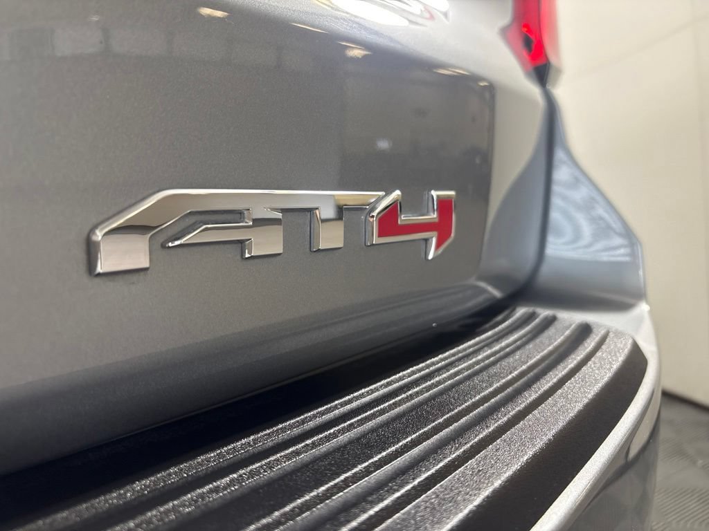 Used 2025 GMC Yukon AT4 w/ AT4 Premium Plus Package AWD/4WD image 10
