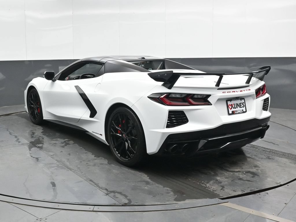 Used 2023 Chevrolet Corvette Stingray Premium Conv w/ Z51 Performance Package RWD image 11
