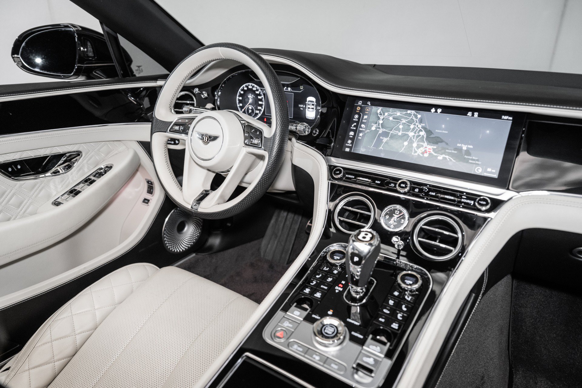 Certified 2020 Bentley Continental GT V8 AWD/4WD image 24