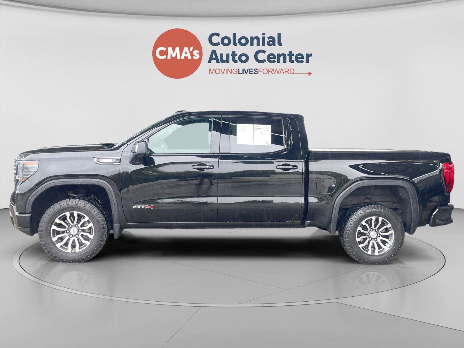 Used 2023 GMC Sierra 1500 AT4 w/ Technology Package AWD/4WD image 2