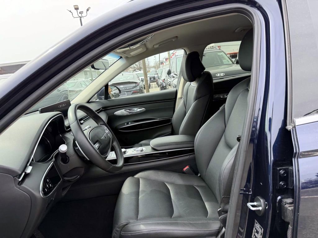 Certified 2025 Genesis GV70 2.5T image 13