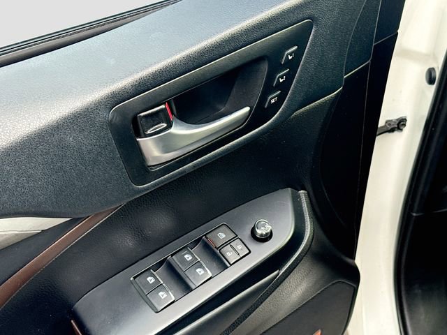 Used 2019 Toyota Highlander Limited Platinum image 19