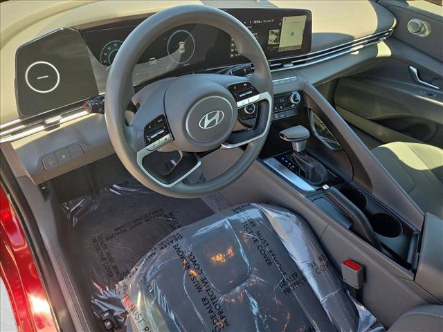 Used 2024 Hyundai Elantra SEL FWD image 10