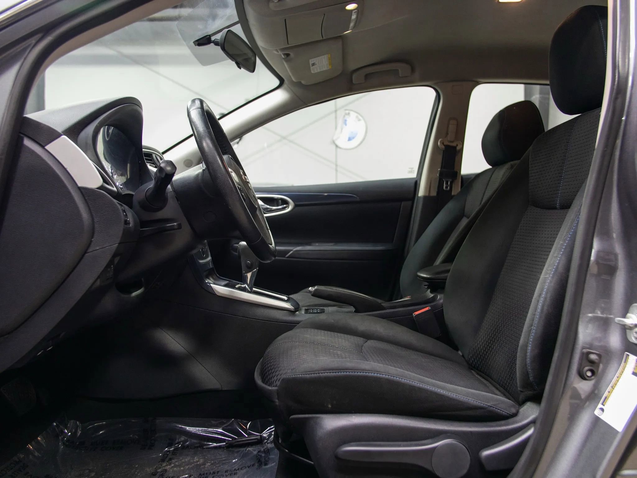 Used 2019 Nissan Sentra SR FWD image 18
