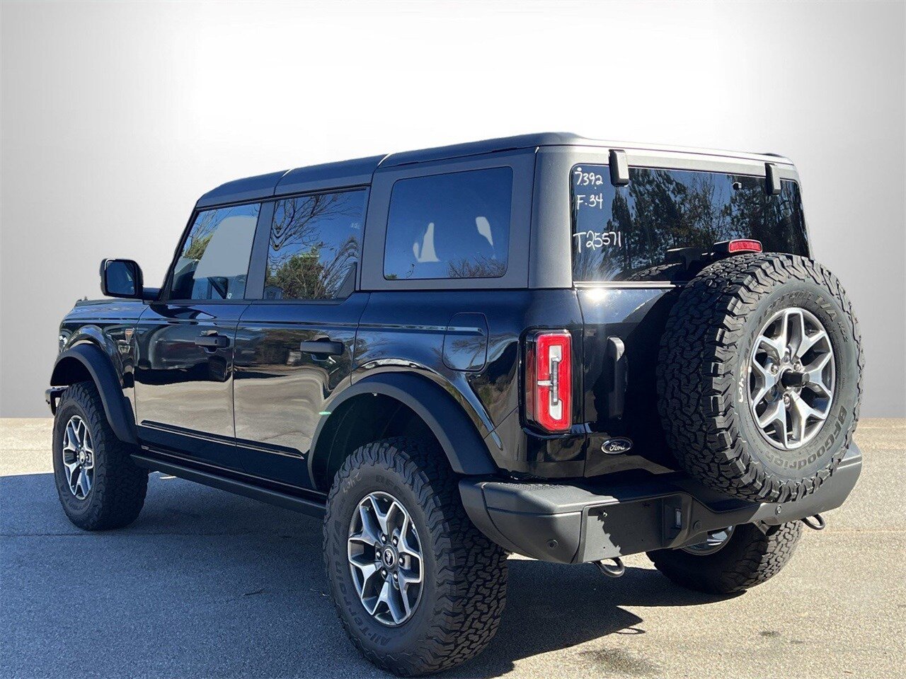 New 2025 Ford Bronco Badlands image 22