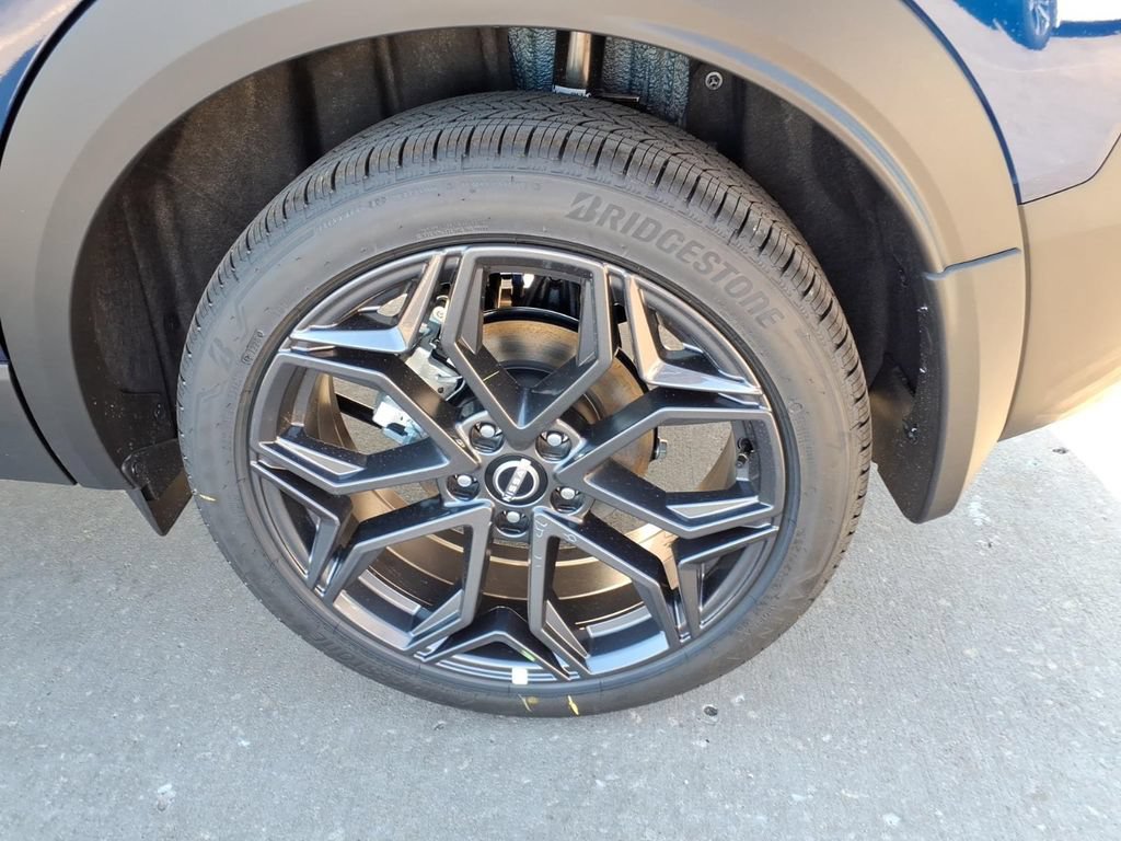 New 2026 Nissan Kicks SR w/ SR Premium Package AWD/4WD image 10