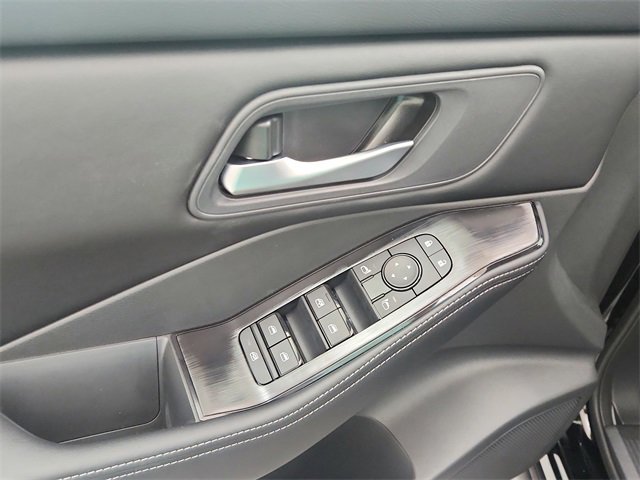 New 2025 Nissan Rogue SV image 27