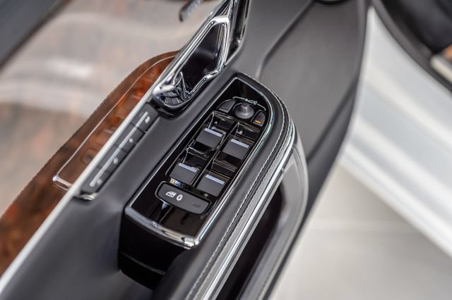 Used 2019 Jaguar XJ L Portfolio RWD image 49