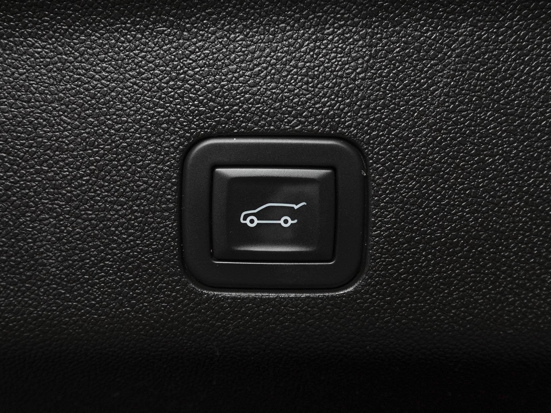 Used 2025 GMC Yukon Elevation AWD/4WD image 14