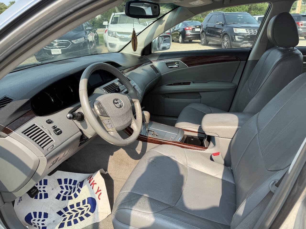 Used 2008 Toyota Avalon XLS FWD image 10