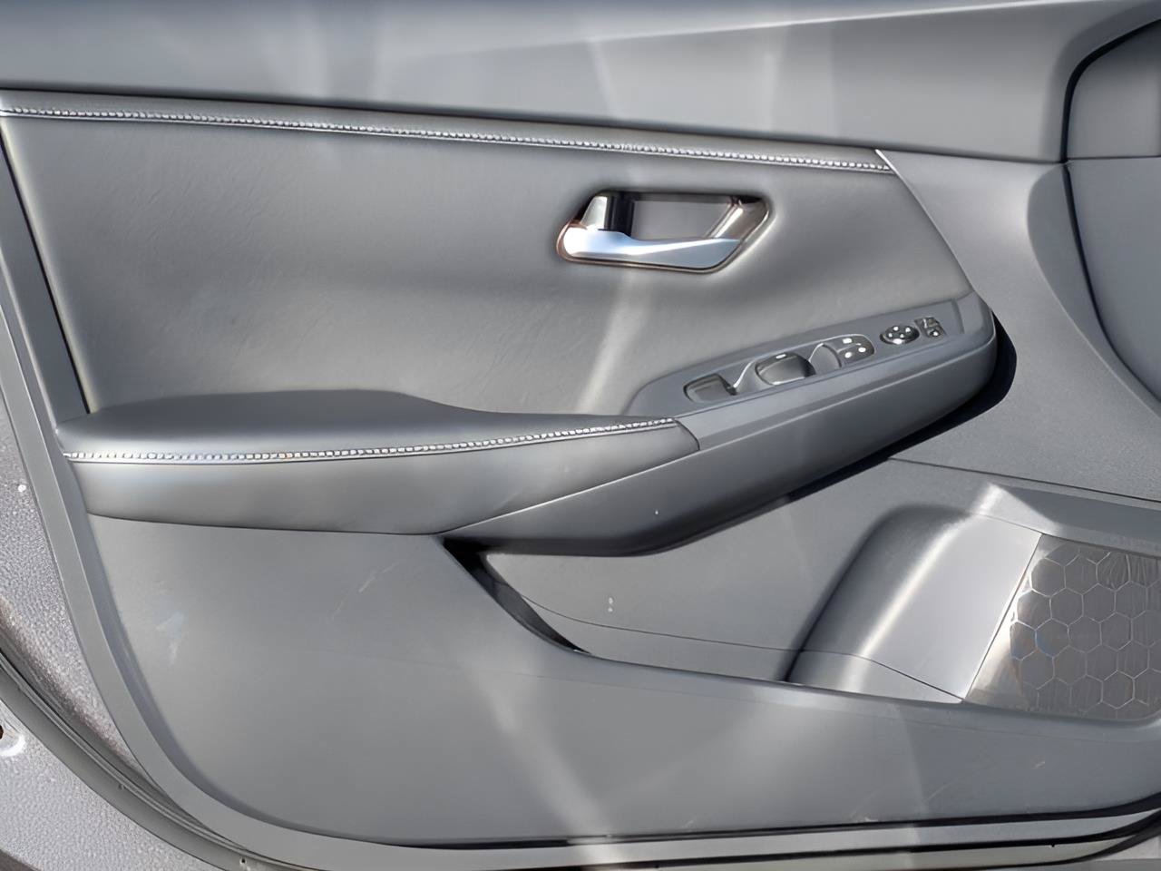Certified 2025 Nissan Sentra SV FWD image 12