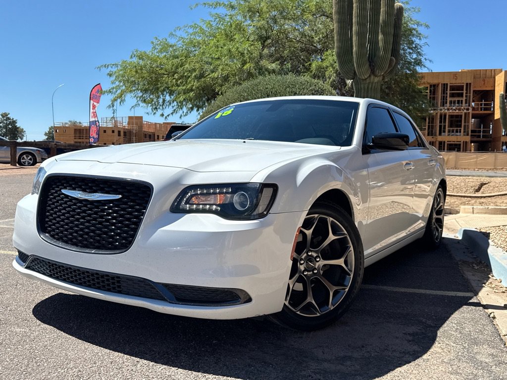 Used 2018 Chrysler 300 Touring w/ Sport Appearance Package RWD image 1