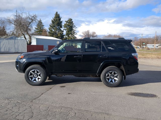 Used 2017 Toyota 4Runner TRD Off-Road Premium image 8
