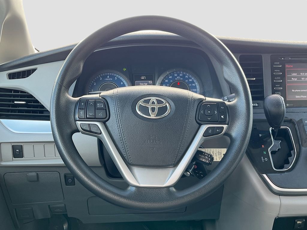 Used 2020 Toyota Sienna LE FWD image 11