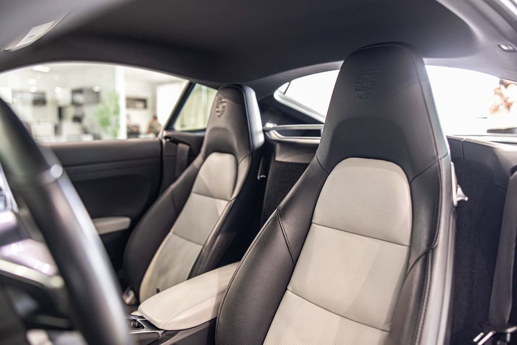Used 2018 Porsche 718 Cayman S RWD image 19