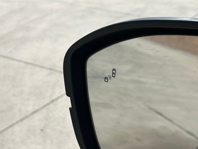 Used 2022 Nissan Pathfinder SV w/ SV Premium Package image 7