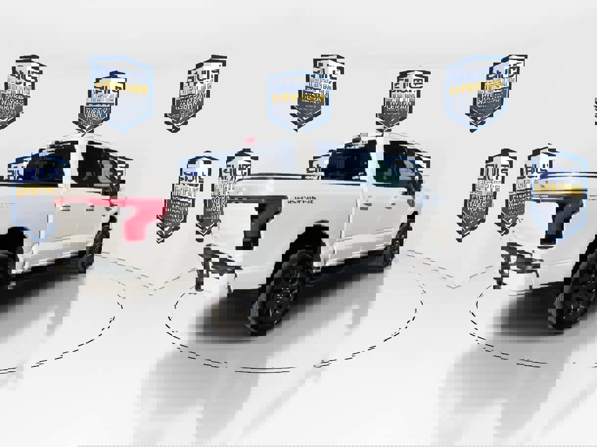 Used 2022 Ford F150 Lightning Lariat image 9