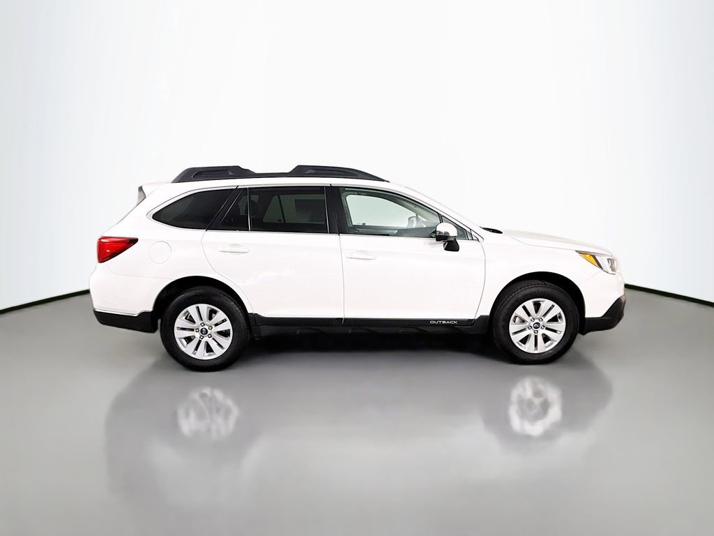 Used 2017 Subaru Outback 2.5i Premium image 9