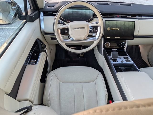 Used 2023 Land Rover Range Rover SE image 8
