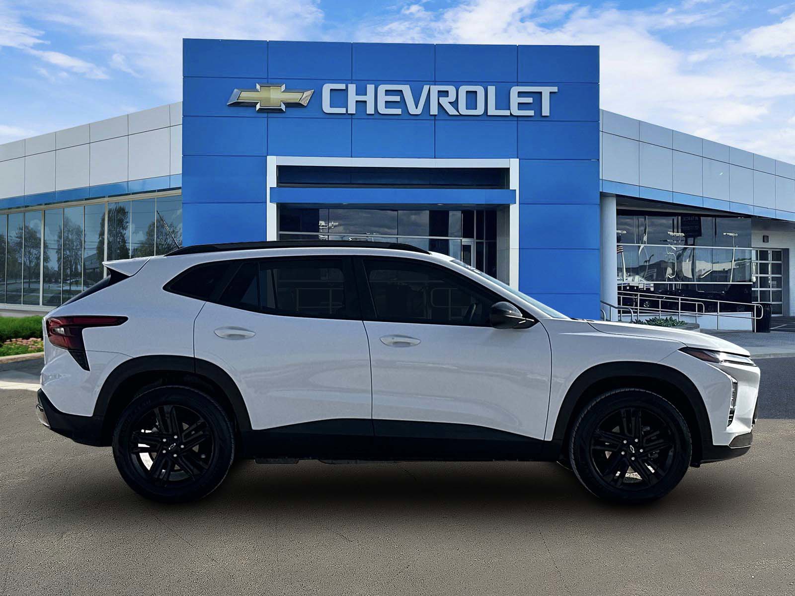 Used 2025 Chevrolet Trax ACTIV w/ Sunroof Package image 5