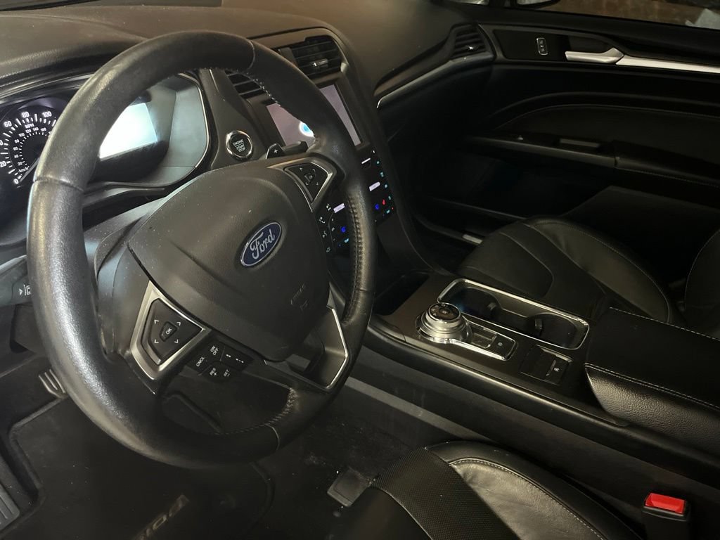 Used 2019 Ford Fusion Titanium FWD image 9