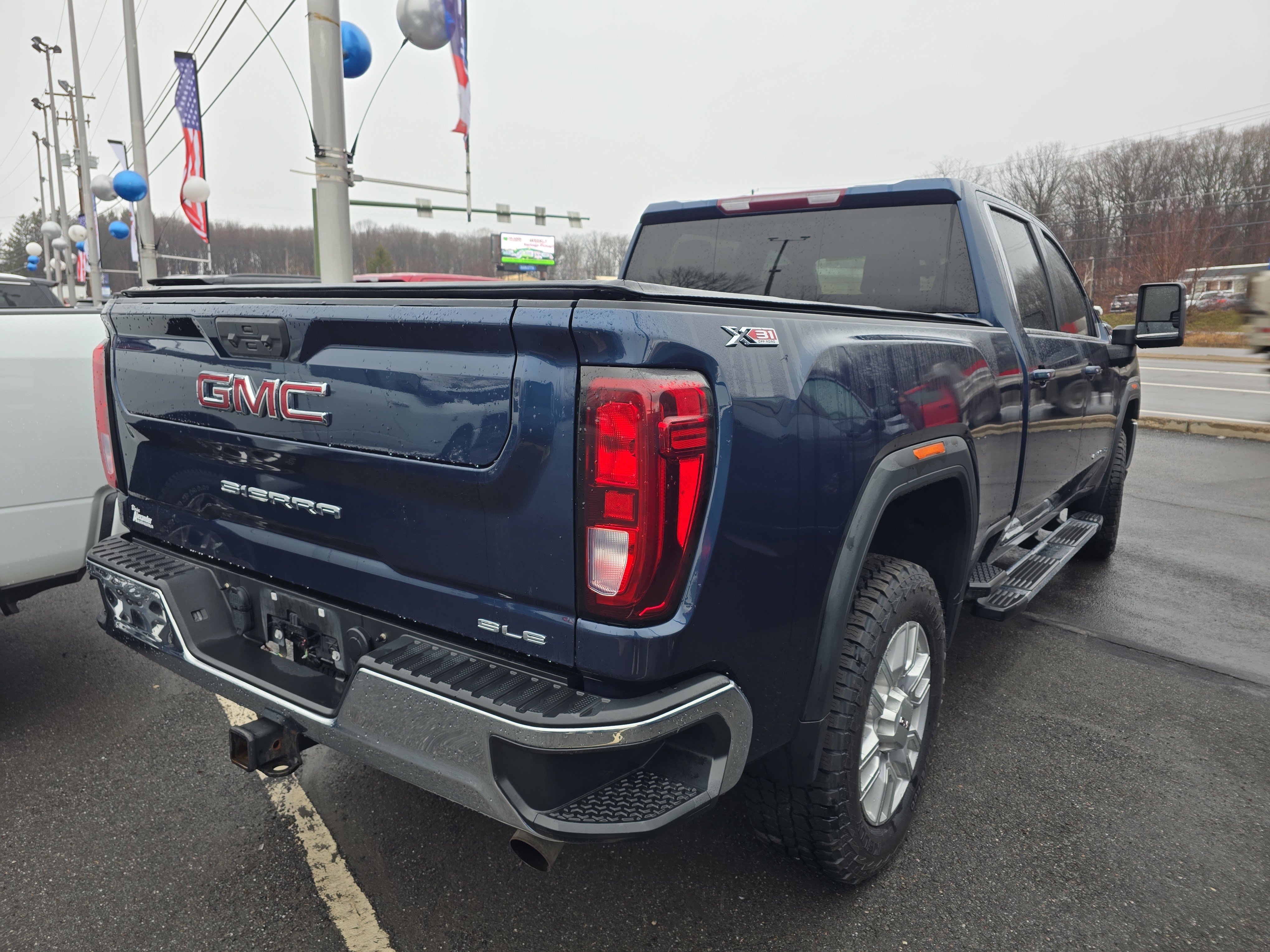 Used 2022 GMC Sierra 2500 SLE w/ SLE Value Package; image 3