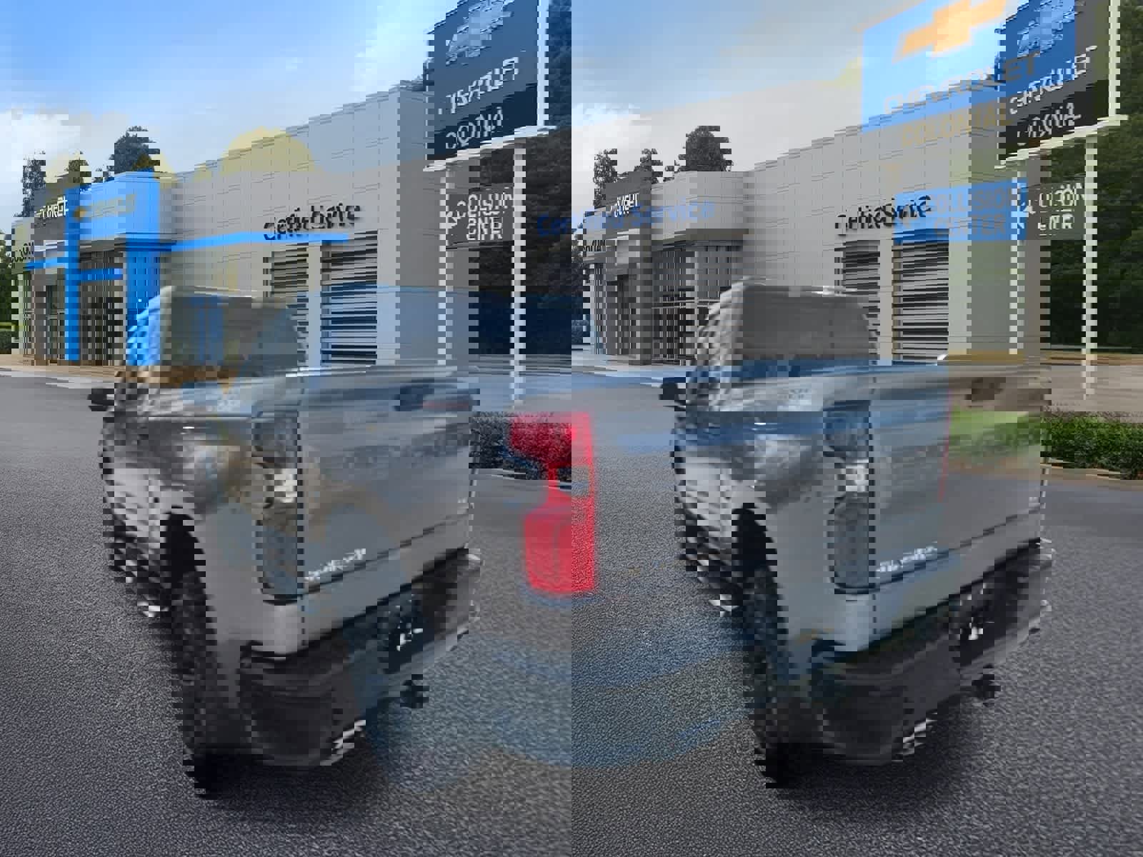 Used 2021 Chevrolet Silverado 1500 LT Trail Boss w/ Convenience Package II image 5