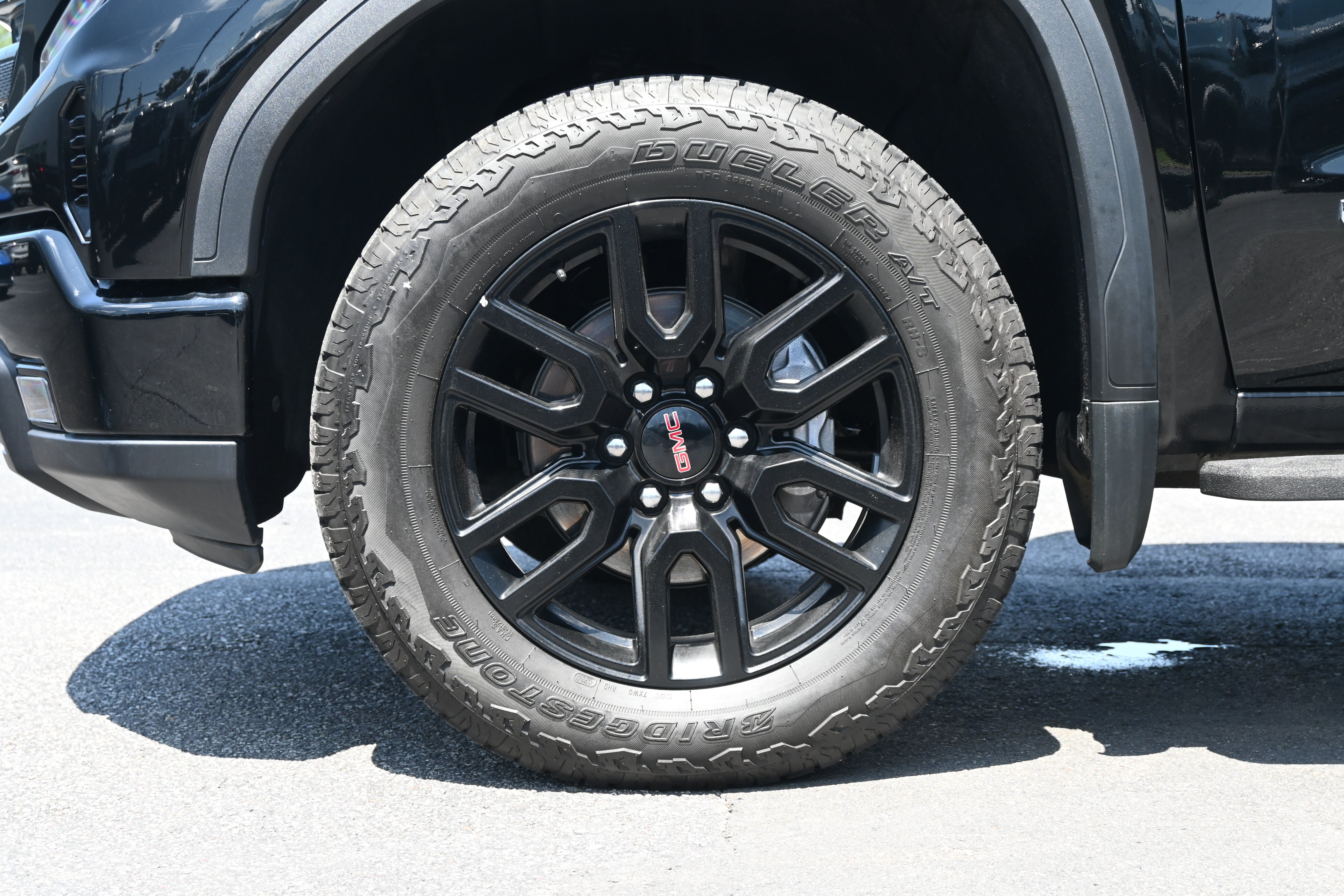 Used 2024 GMC Sierra 1500 Elevation w/ X31 Off-Road Package AWD/4WD image 13