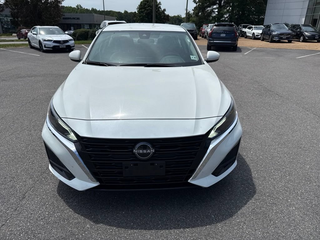 Used 2023 Nissan Altima 2.5 SV FWD image 2