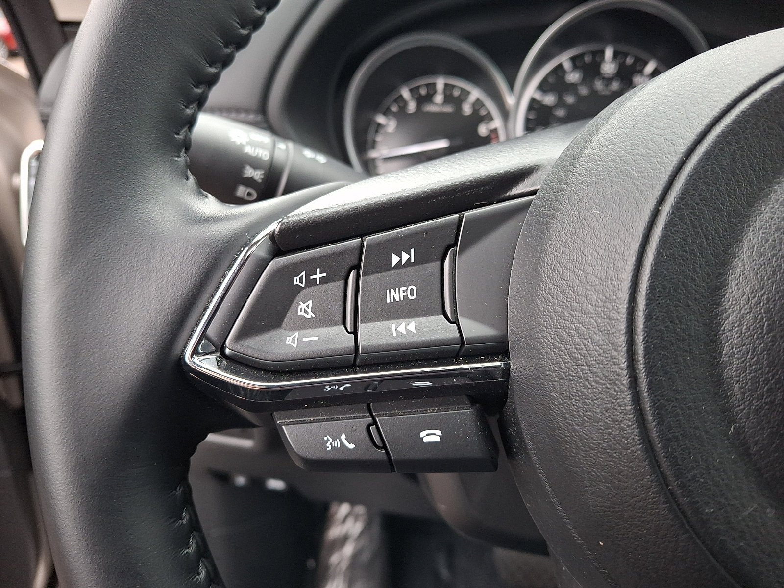 Certified 2025 MAZDA CX-5 AWD 2.5 S w/ Preferred Package image 19